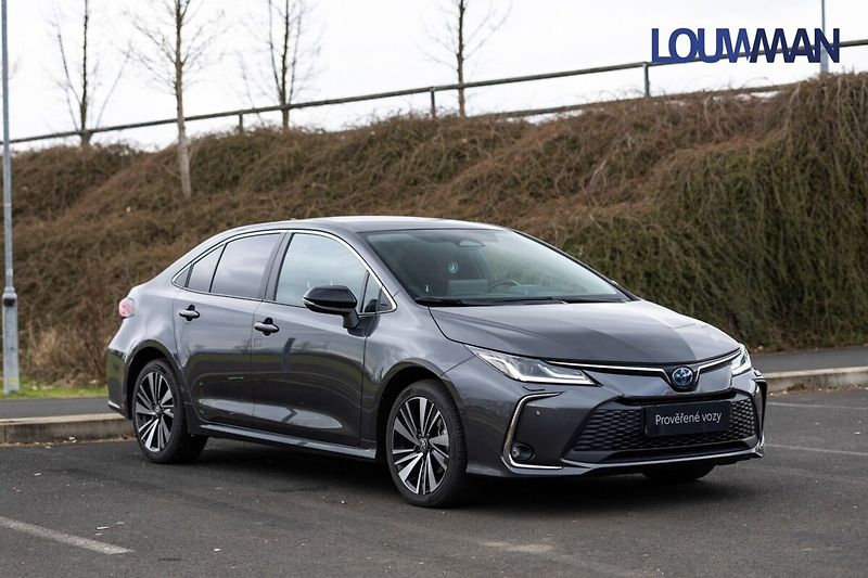 Toyota Corolla SD 1.8L HEV CVT Style - fotka 29 z 32