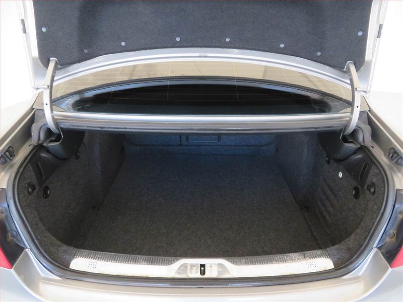 Škoda Superb (2012) 2.0 TDI, Tempomat - fotka 13 z 16