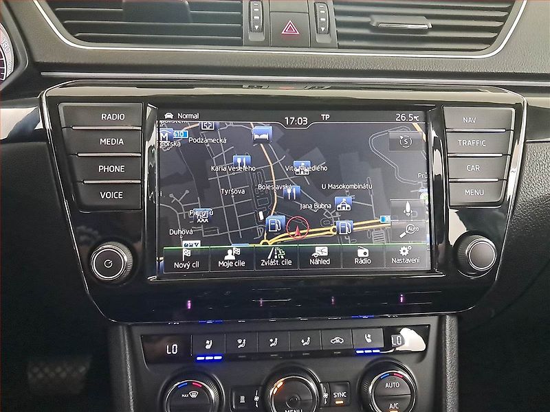 Škoda Superb (2017) Laurin&Klement 2.0 TDI 4x4 - fotka 19 z 24