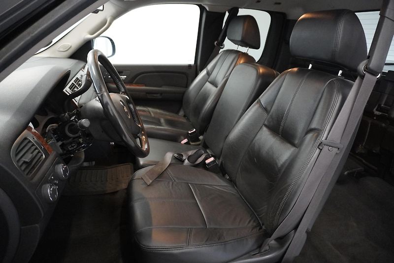 Chevrolet Silverado 2500 6.6 V8 - fotka 15 z 39