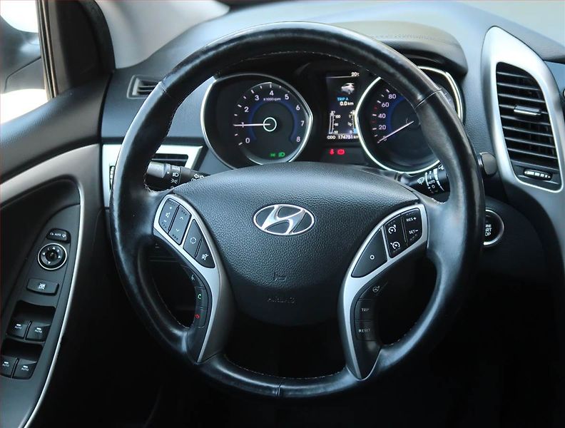 Hyundai i30 (2014) 1.6 GDI, Serv.kniha, Tempomat - fotka 15 z 21