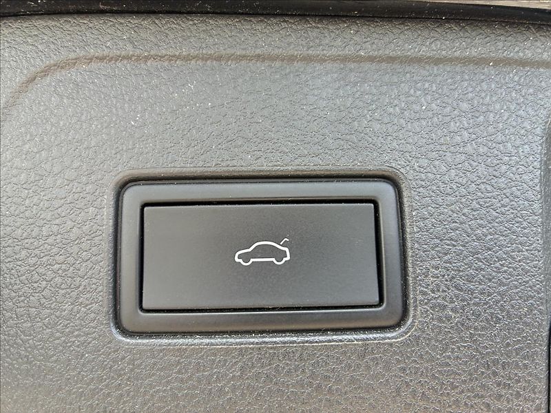 Volkswagen Passat 2,0 PANORAMA,TAŽNÉ,ALLU 19 - fotka 13 z 27