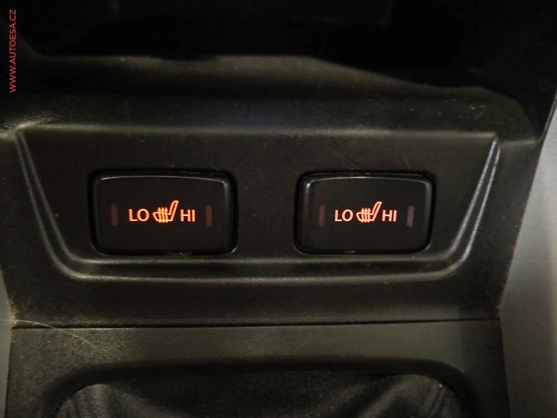 Suzuki Vitara (2016) 1.6 DDIS, Navi, AC - fotka 17 z 20