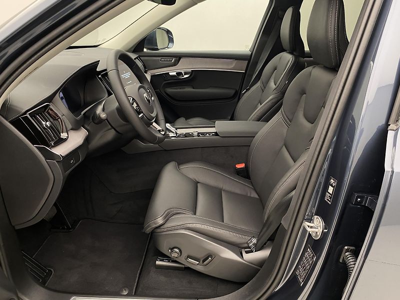 Volvo XC90 (2026) B5 AWD AUT BRIGHT PLUS 7míst - fotka 3 z 70