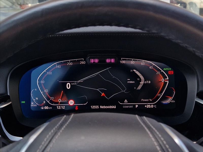 BMW Řada 5 3,0 530d TOURING KOMPLETVÝBAVA - fotka 25 z 46