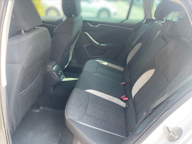 Škoda Scala 1,0 TSI Style DSG - fotka 8 z 11