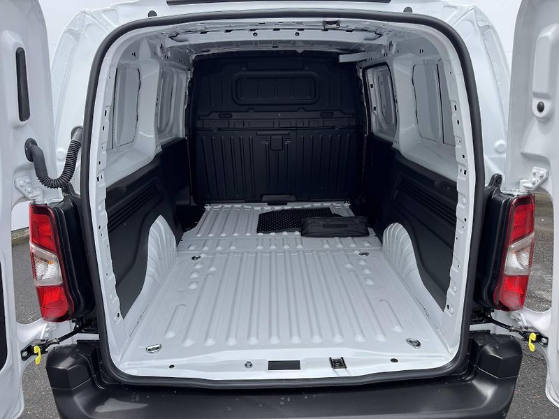 Opel Combo (2026) L2 (XL) 1.5 CDTi 102k MT6 1,5 - fotka 10 z 11