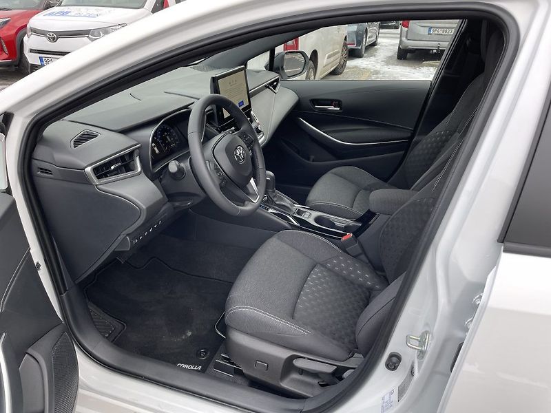 Toyota Corolla 1.8HEV ComfortTech odběr ihned - fotka 12 z 30