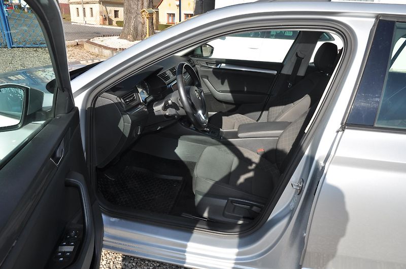 Škoda Superb III 2.0TDi 110kW KOMBI - fotka 6 z 25
