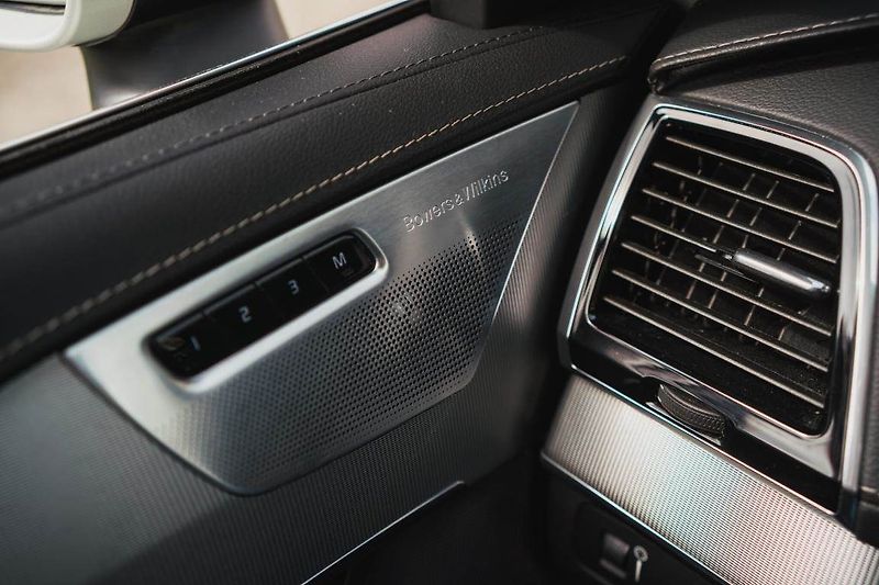 Volvo XC90 (2019) B5 AWD - fotka 25 z 28