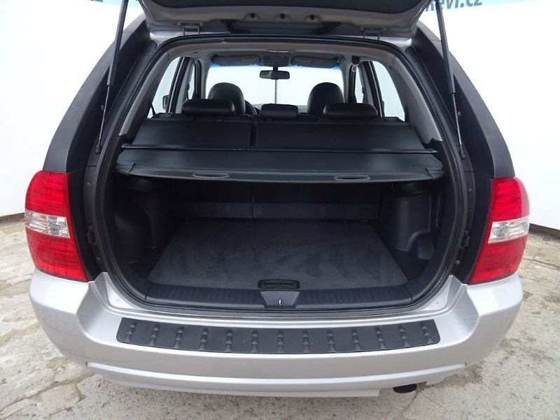 Kia Sportage (2006) 2.0i,104kW,4X4,ALU - fotka 16 z 20