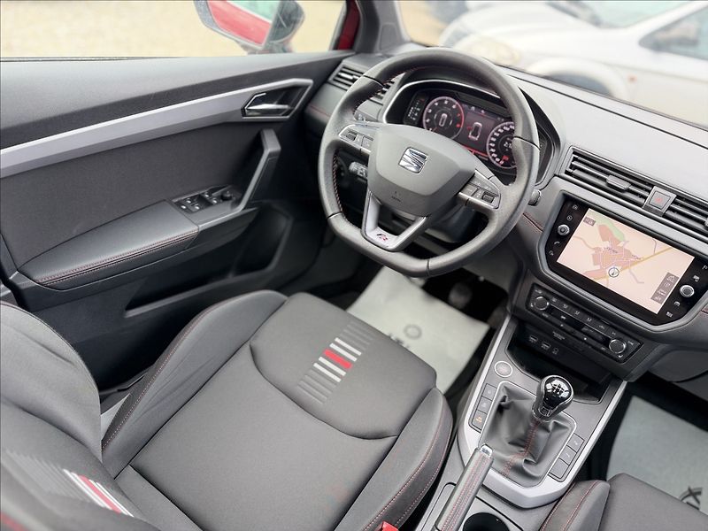 Seat Arona 1,5 FR TSI 110kW NAVI VIRTUAL - fotka 24 z 30
