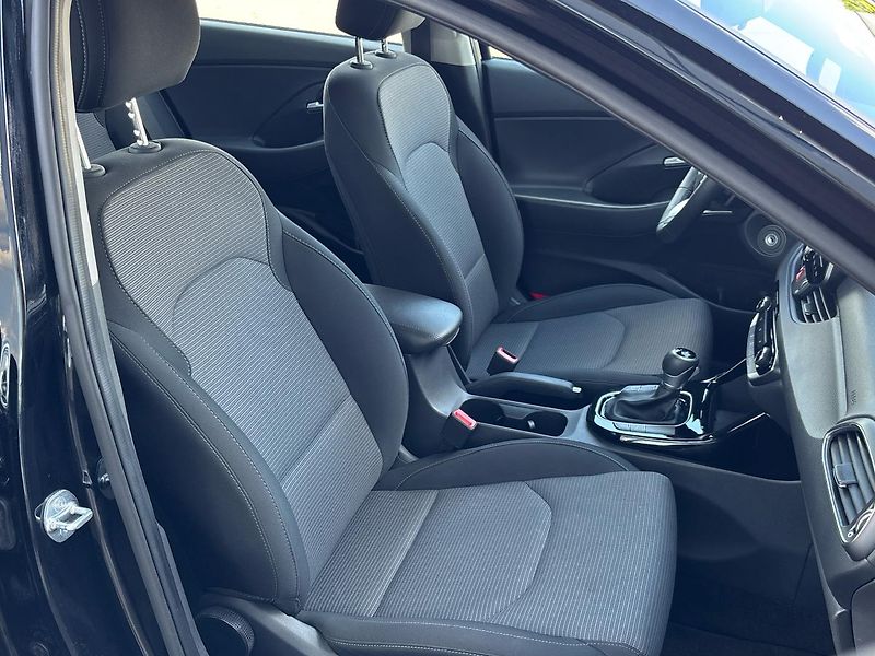 Hyundai i30 MHEV Smart - fotka 9 z 25