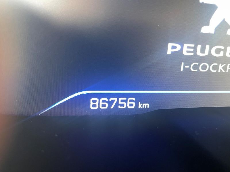 Peugeot 3008 (2018) Allure 1,2 PureTech 130k Man6 - fotka 7 z 8