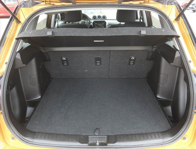 Suzuki Vitara (2020) GL + 1.4 BoosterJet - fotka 13 z 19