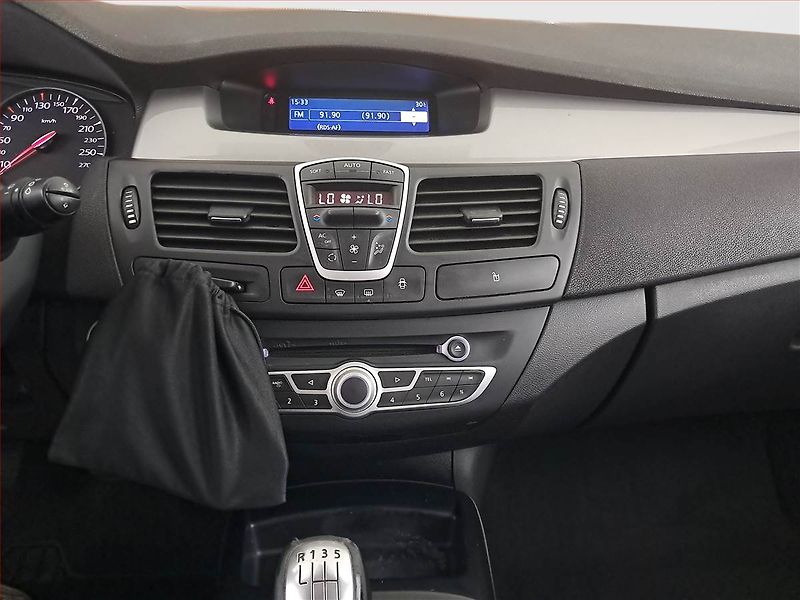 Renault Laguna (2012) 1.5 dCi, za dobrou cenu - fotka 12 z 18