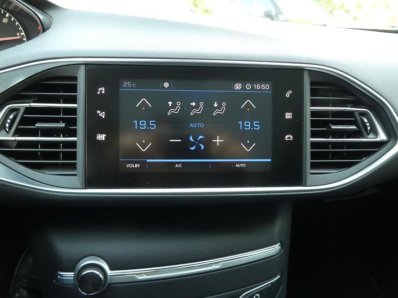 Peugeot 308 (2019) SW ALLURE 1.5 BlueHDi 130 MAN6 - fotka 16 z 27