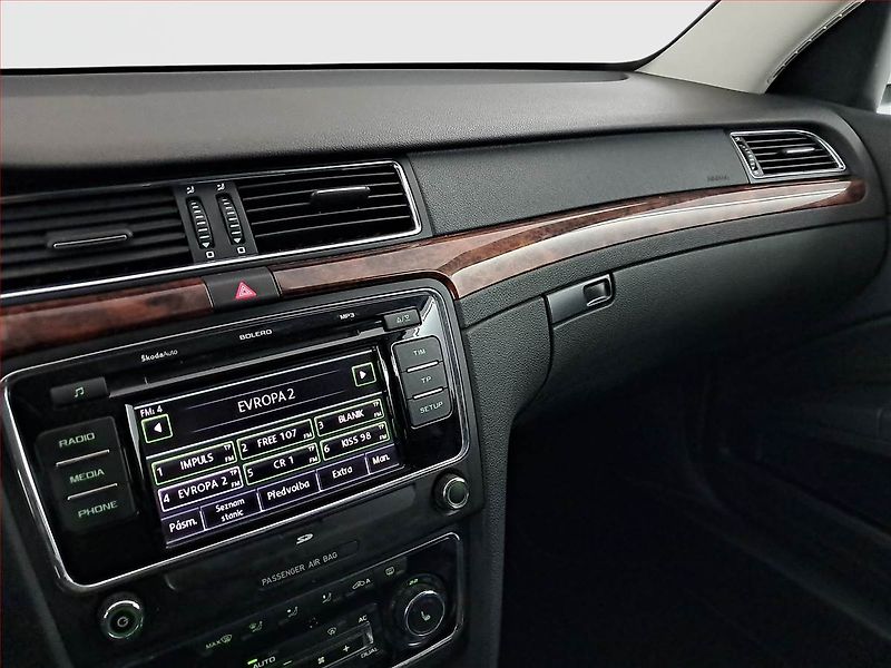 Škoda Superb (2011) Ambition 2.0 TDI, 4X4, Kůže - fotka 12 z 22