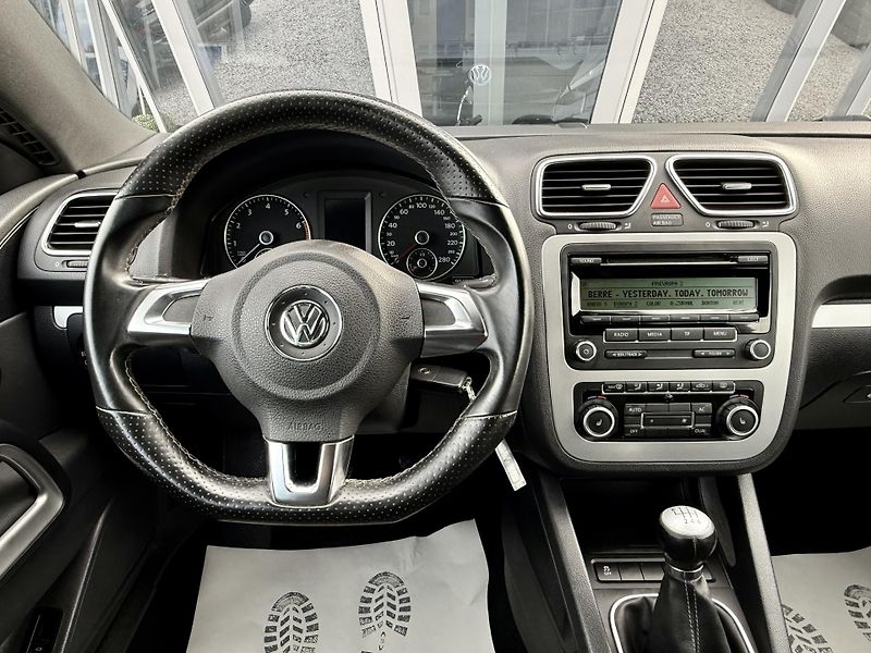 Volkswagen Scirocco 1,4 TSI 90kW  - fotka 23 z 36