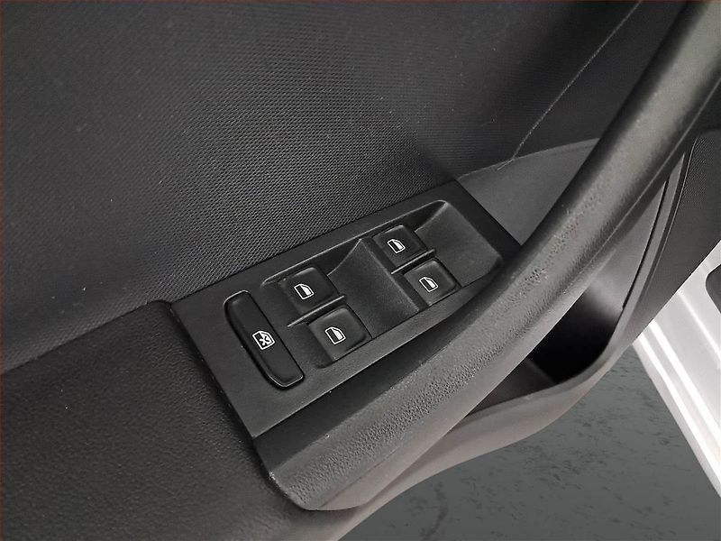 Škoda Rapid (2014) Spaceback 1.6 TDI, Tempomat - fotka 15 z 16