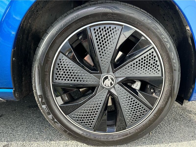 Škoda Scala 1,5 TSI / 110 kW Monte Carlo, - fotka 23 z 24
