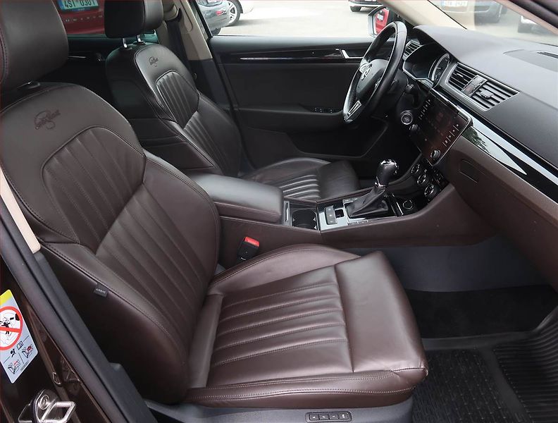 Škoda Superb (2018) Laurin&Klement 2.0 TDI, 4X4 - fotka 9 z 25