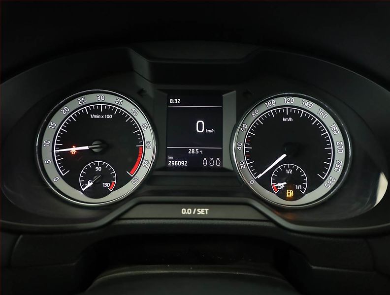 Škoda Octavia (2017) 1.6 TDI, Tempomat - fotka 9 z 14