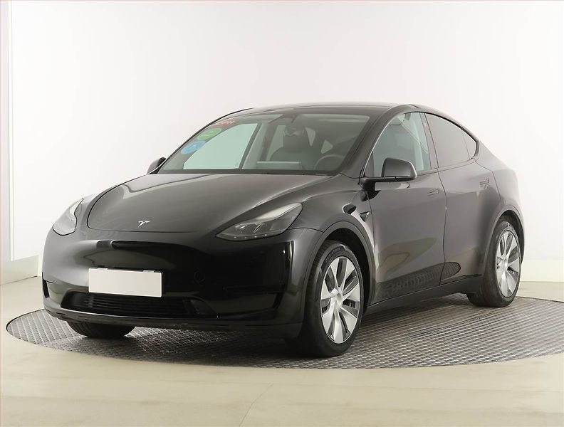 Tesla Model Y (2023) RWD LFP 60kWh, SoH 98% - fotka 2 z 33