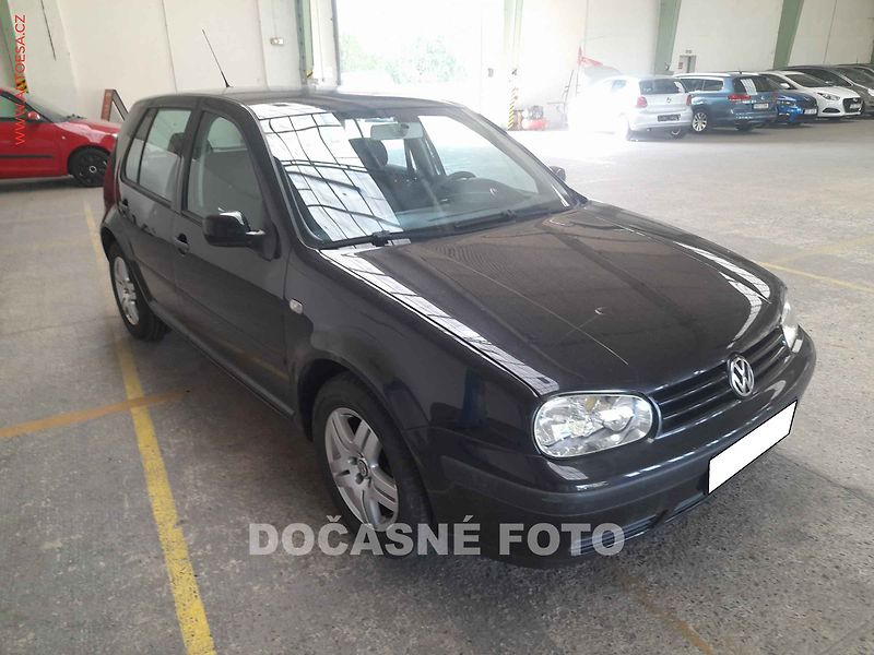 Volkswagen Golf (2002) 1.6 i - fotka 1 z 3