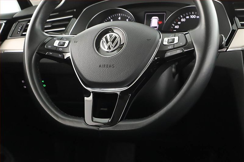 Volkswagen Passat (2019) 1.5 TSI, Automat, Kůže, Navi - fotka 8 z 19