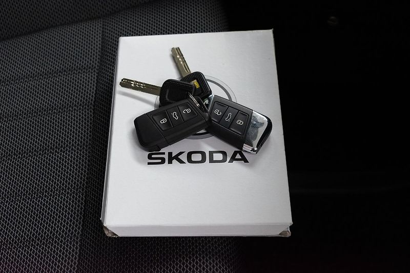 Škoda Superb 1.5 TSI STYLE*VIRTUAL*ČR 1.MAJ - fotka 35 z 43
