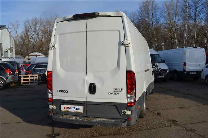 Iveco Ostatní (2018) 35S12 2,3 D - fotka 5 z 23