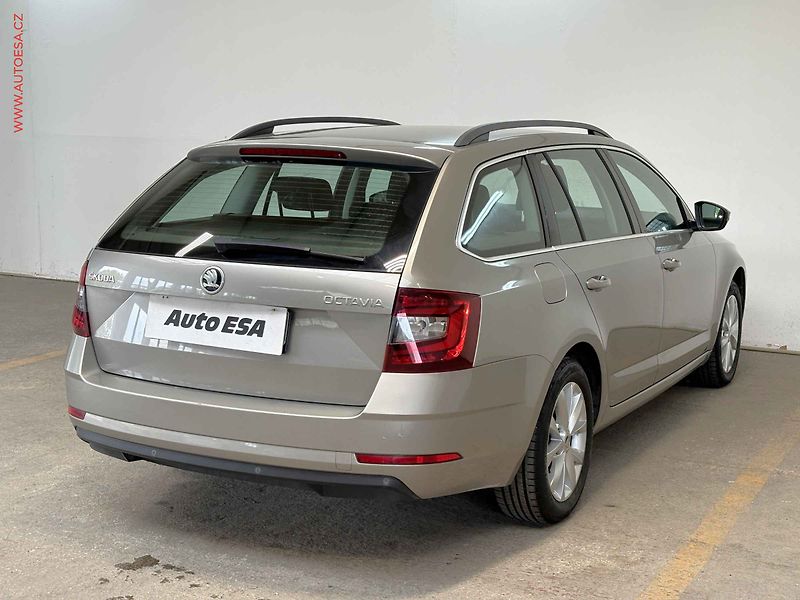 Škoda Octavia (2017) 1.6TDI, ČR, Style, LED - fotka 4 z 15