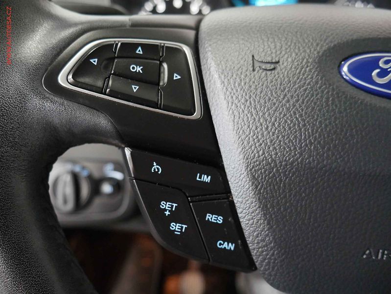 Ford Kuga (2016) 1.5 EB, Klima - fotka 12 z 17