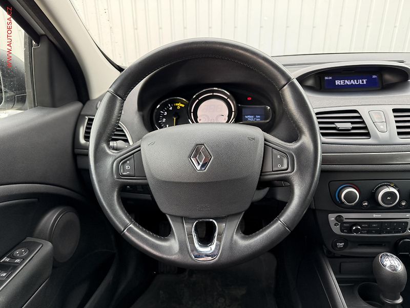Renault Mégane (2014) 1.5 dCi, ČR, AC, tempo, park - fotka 12 z 16