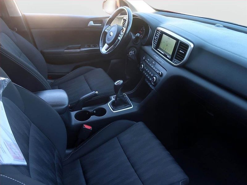 Kia Sportage (2019) Gold 1.6 T-GDI, Serv.kniha - fotka 9 z 18