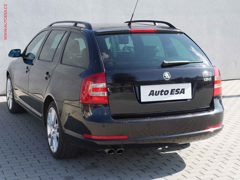 Škoda Octavia (2009) 2.0 TSi, RS, AC, bixen, park - fotka 6 z 16