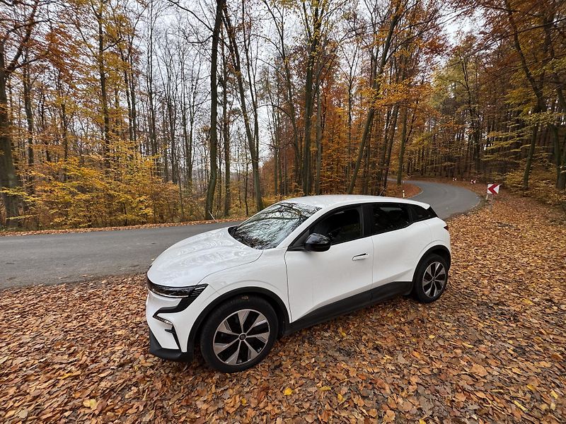 Renault Mégane (2023) E TECH Evolution EV60 1MAJITEL - fotka 20 z 40