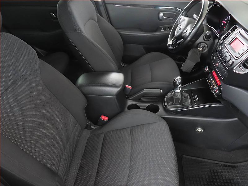 Kia Carens (2014) 1.6 GDI, Tempomat - fotka 9 z 16