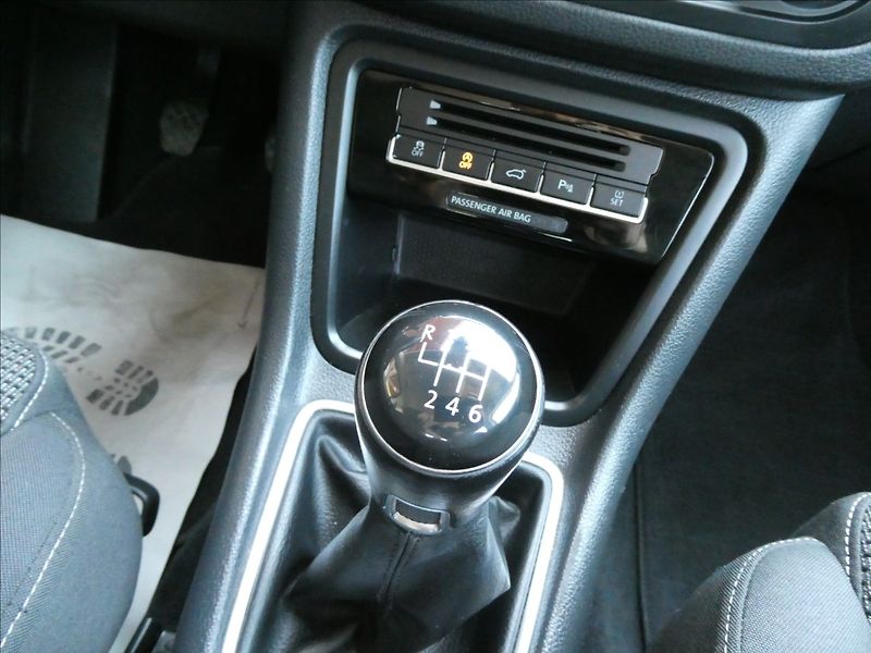 Volkswagen Sharan 2,0 TDi 110kW webasto, 2x kola - fotka 32 z 50