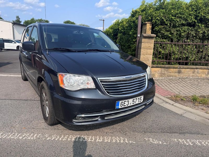 Chrysler Town & Country (2014) 3,6 RT DVD Stown Kůže 2014 - fotka 6 z 20
