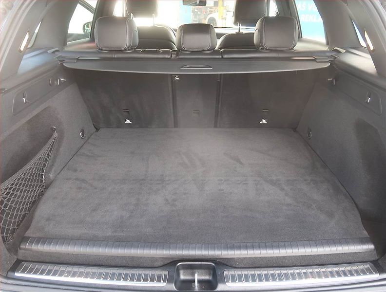 Mercedes-Benz GLC (2022) 300 de 4MATIC - fotka 14 z 25