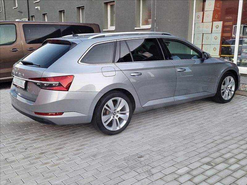 Škoda Superb 2.0TDI 110kW Style Combi,1Maj - fotka 11 z 49