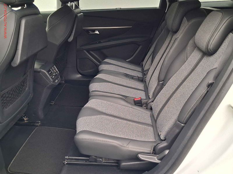Peugeot 5008 (2019) 1.5 HDi 7míst, Allure, AT - fotka 10 z 17