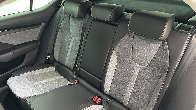 Škoda Octavia 2.0 TDI Style - fotka 16 z 27