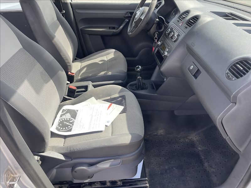 Volkswagen Caddy 1,6 TDi 75kw MAXI Tažné DPH po - fotka 12 z 31