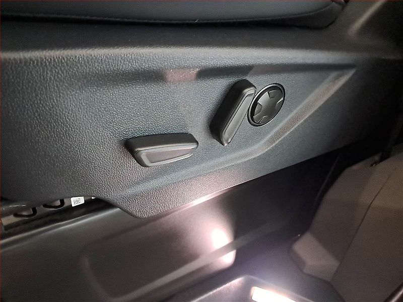 Volkswagen Caravelle (2026) Style 2.0 TDI 4Motion, ČR - fotka 17 z 19