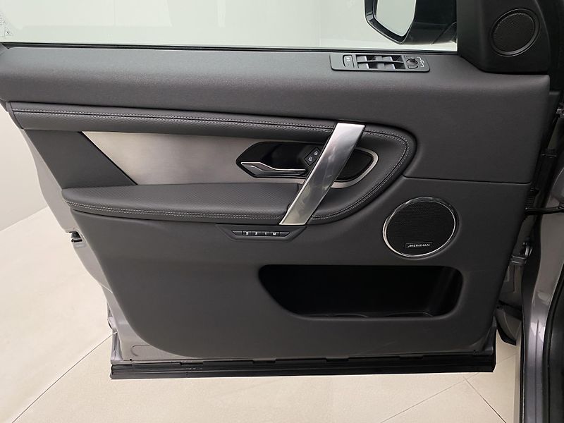 Land Rover Discovery Sport P250 DYNAMIC SE AWD AUT - fotka 7 z 46