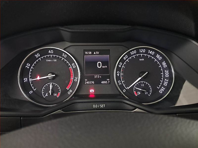 Škoda Superb (2017) 1.4 TSI, Navi, Bi-Xenony - fotka 11 z 24