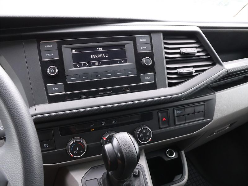 Volkswagen Transporter 2,0 TDI 110kW DSG 9-Míst CZ DP - fotka 17 z 26